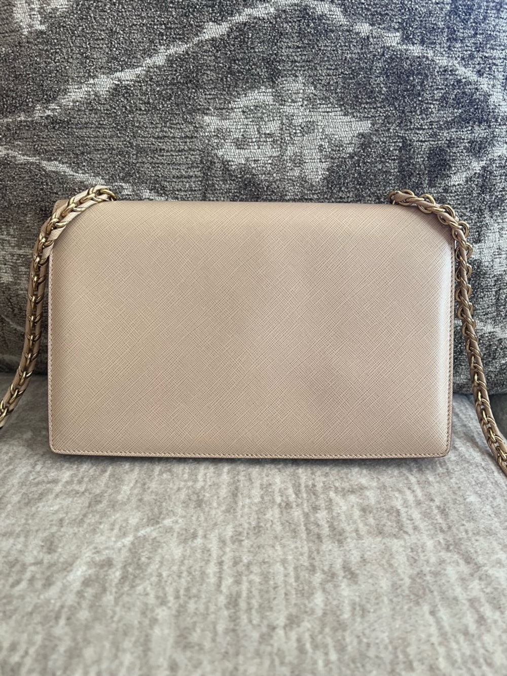 Salvatore Ferragamo Beige Saffiano Leather Vara Bow Chain Bag - Picture 4 of 9